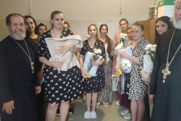 Посещение роддома священниками Собора в городе Георгиевск