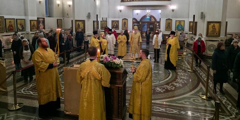 Епископ Николай возглавил всенощное бдение