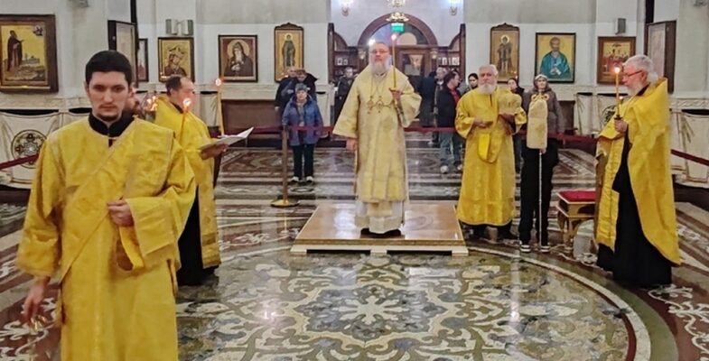 Епископ Николай возглавил вечерню с чтением акафиста Епископ Николай возглавил вечерню с чтением акафиста