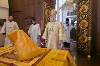 Епископ Николай совершил Божественную литургию в Георгиевском соборе