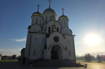 Епископ Николай совершил Божественную литургию в Георгиевском соборе Епископ Николай совершил Божественную литургию в Георгиевском соборе
