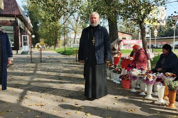 Протоиерей Виталий Филатов участвовал в уличной миссии