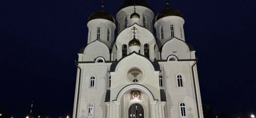 Епископ Николай возглавил вечерню с чтением акафиста
