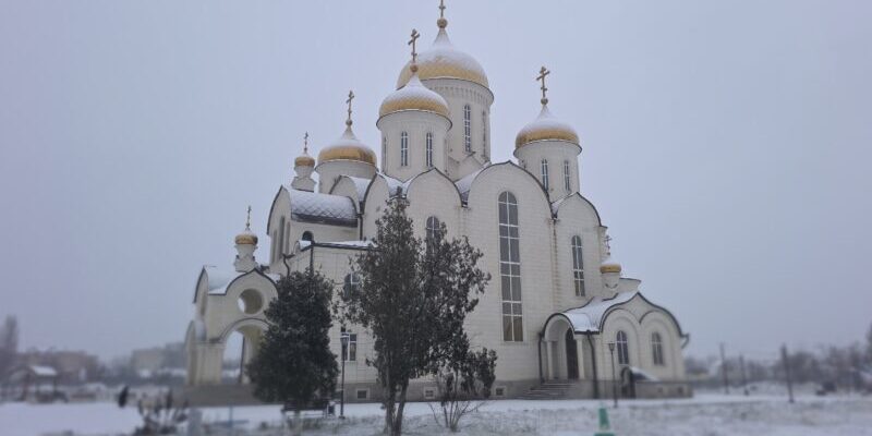 В день памяти святителя Спиридона, епископа Тримифунтского, чудотворца, епископ Николай возглавил Божественную литургию в Георгиевском Кафедральном соборе города Георгиевска
