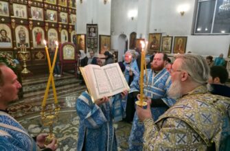 Епископ Николай совершил Всенощное бдение накануне праздника Введения во храм Пресвятой Богородицы