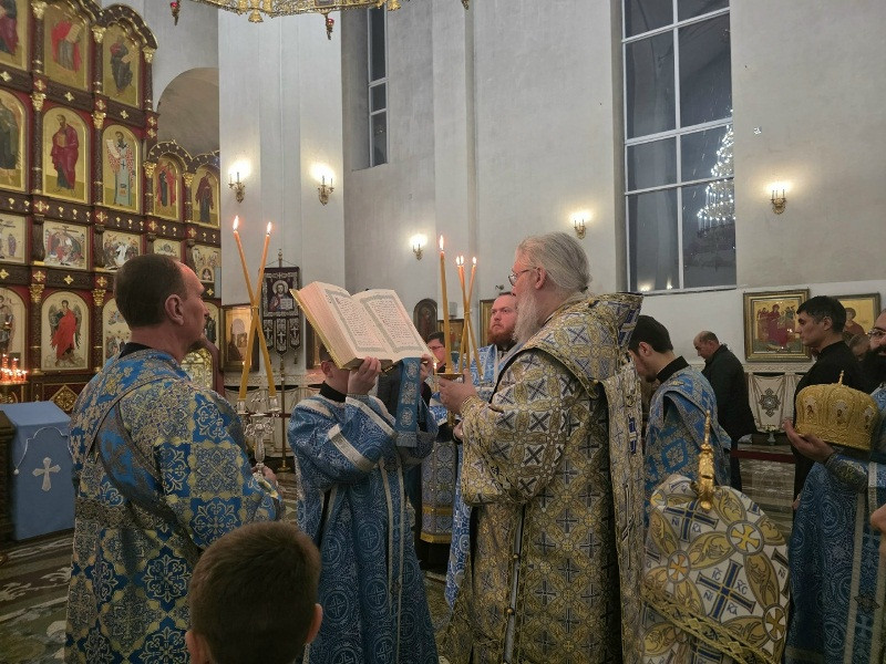 Епископ Николай возглавил Всенощное бдение в Георгиевском Кафедральном соборе 3 Епископ Николай возглавил Всенощное бдение в Георгиевском Кафедральном соборе 3