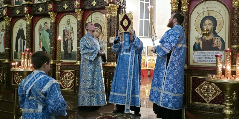 Епископ Николай возглавил Всенощное бдение
