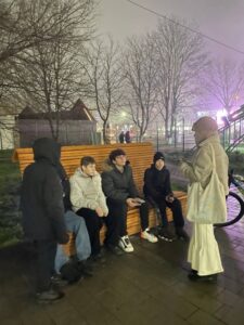 Миссионеры из Православного молодёжного клуба «Победоносец» приняли участие в миссионерской акции в формате уличной миссии 1 Миссионеры из Православного молодёжного клуба «Победоносец» приняли участие в миссионерской акции в формате уличной миссии 1