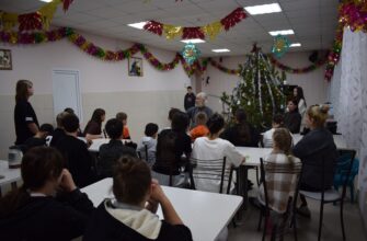 Священник в праздник Рождества Христова посетил городской детский дом №30 г. Георгиевска Священник в праздник Рождества Христова посетил городской детский дом №30 г. Георгиевска