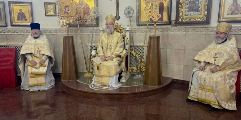 В день празднования Собора Вселенских учителей и святителей Василия Великого, Григория Богослова и Иоанна Златоустого, владыка Николай возглавил Божественную литургию