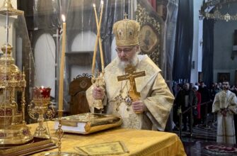 В Неделю сыропустную епископ Николай совершил Божественную литургию