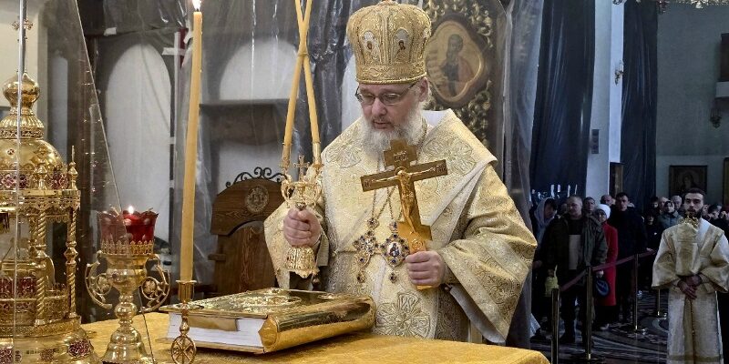 В Неделю сыропустную епископ Николай совершил Божественную литургию