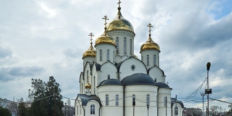 Епископ Николай совершил Божественную литургию в Георгиевском соборе
