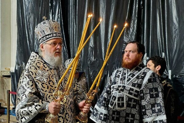 Епископ Николай совершил Литургию Преждеосвященных Даров в Четверток Великого канона