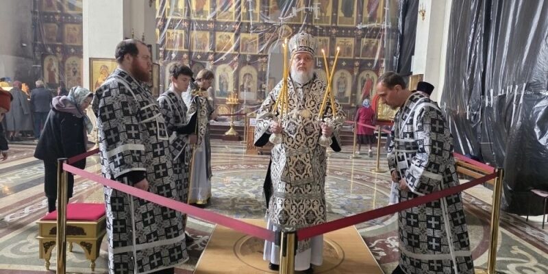 Архиерейское богослужение в Георгиевском соборе Архиерейское богослужение в Георгиевском соборе
