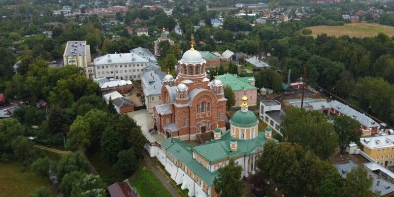 Паломнический отдел Георгиевской епархии РПЦ (Московского Патриархата) организует поездку в Троице-Сергиеву Лавру