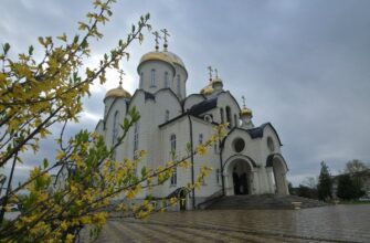 Епископ Николай совершил Божественную литургию в Георгиевском кафедральном соборе