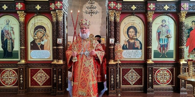 Епископ Николай возглавил Божественную литургию в соборе