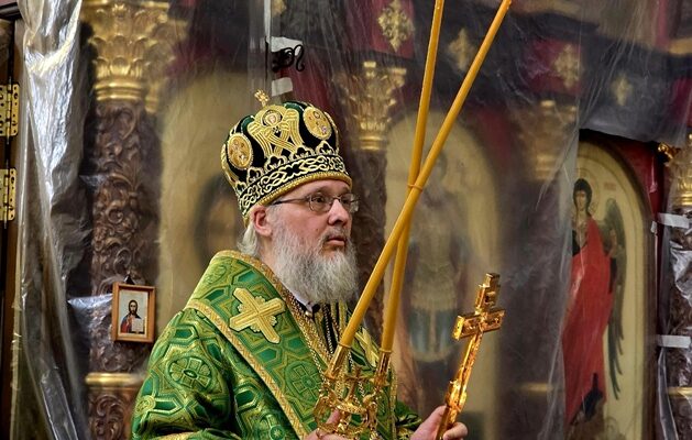 В Неделю Ваий епископ Николай совершил Божественную литургию