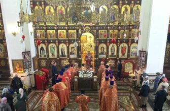 В соборе прошла Пасхальная Великая вечерня В Георгиевском соборе прошла Пасхальная Великая вечерня