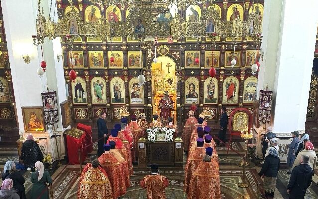 В Георгиевском соборе прошла Пасхальная Великая вечерня