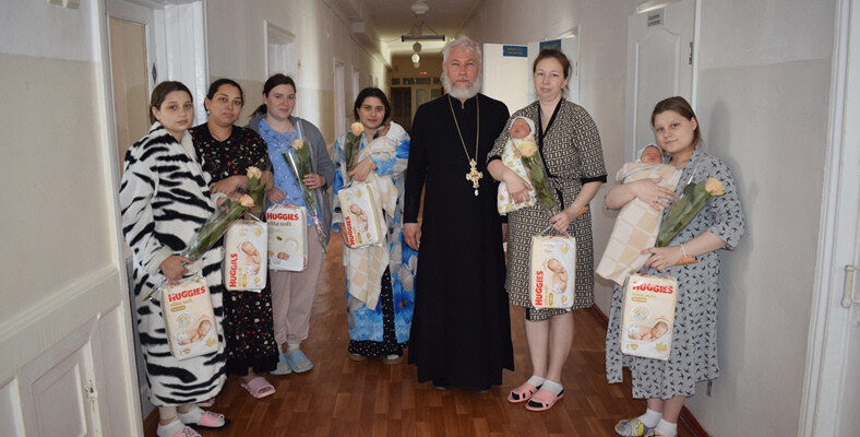 Посещение родильного отделения в день св. вмч. Георгия Победоносца