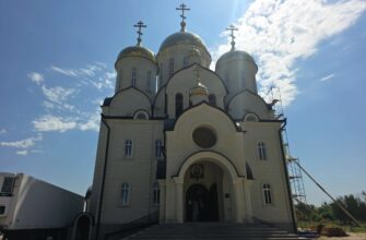 Епископ Николай возглавил Божественную литургию в соборе