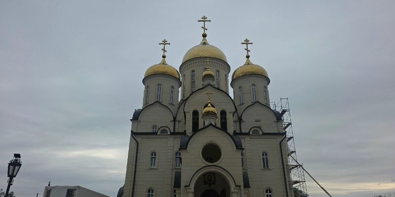 Епископ Николай возглавил Божественную литургию в кафедральном соборе города
