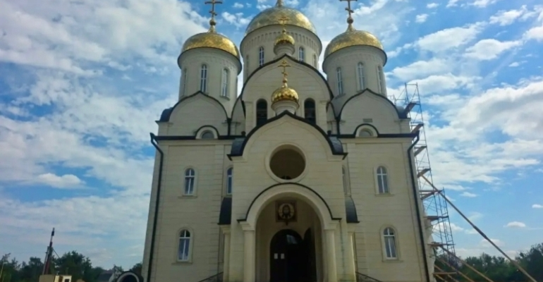 В праздник Успения Пресвятой Богородицы Владыка Николай совершил Литургию