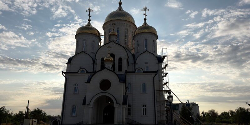 Епископ Николай возглавил Литургию в соборе Георгиевска Епископ Николай возглавил Литургию в соборе Георгиевска